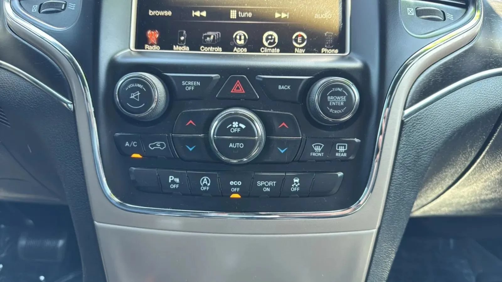 Used 2017 Jeep Grand Cherokee Limited w/ Luxury Group II RWD image 34