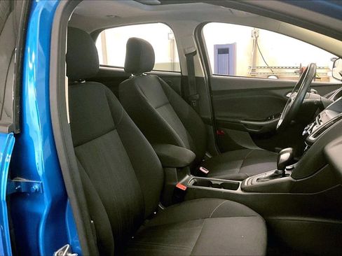 Used 2017 Ford Focus SEL w/ Cold Weather Package image 7