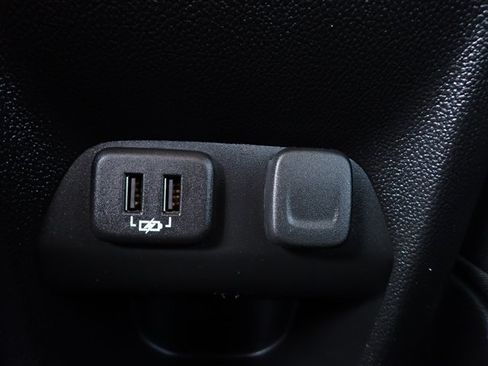 Used 2021 Chevrolet Colorado LT w/ Safety Package AWD/4WD image 8