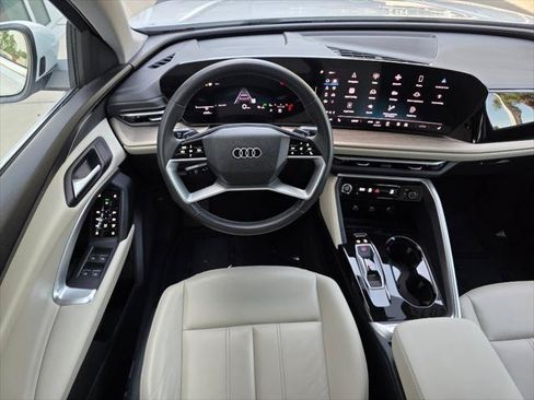 Certified 2025 Audi Q5 Premium w/ 19" Wheel Package AWD/4WD image 14