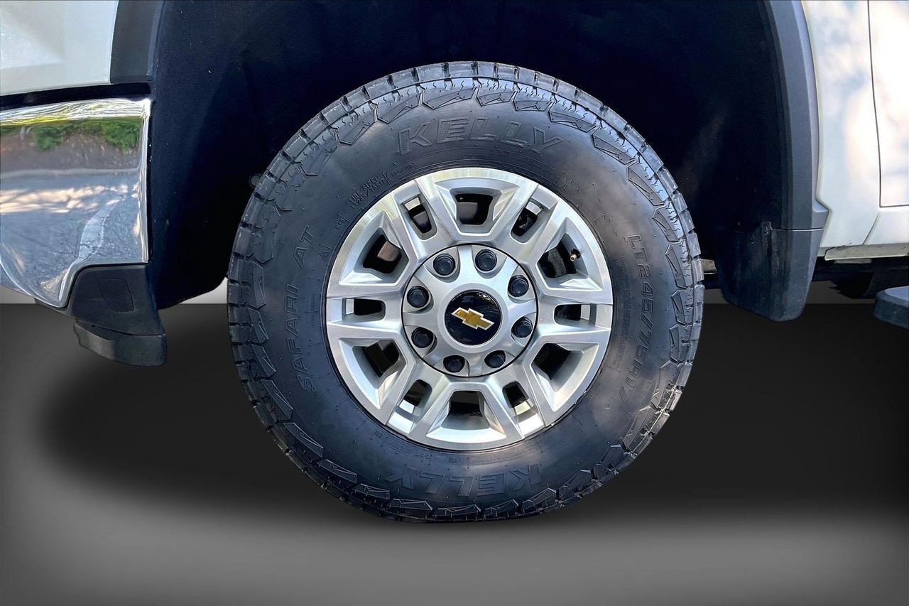 Used 2025 Chevrolet Silverado 2500 LT w/ Convenience Package AWD/4WD image 32