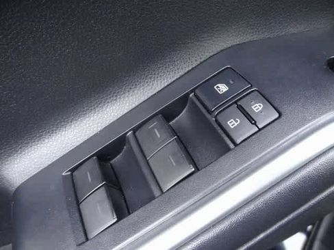 Used 2022 Toyota Highlander XLE image 23