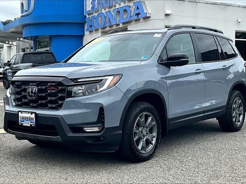 Used 2025 Honda Passport TrailSport image 1