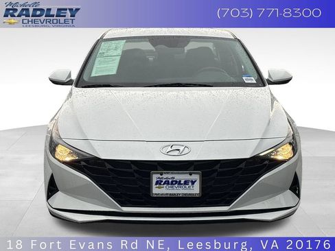Used 2023 Hyundai Elantra SEL w/ Convenience Package FWD image 9