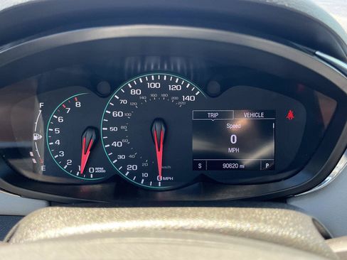 Used 2019 Chevrolet Trax LT w/ Driver Confidence Package FWD image 7