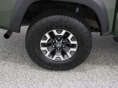 Used 2021 Toyota Tacoma TRD Off-Road w/ Technology Package AWD/4WD image 6