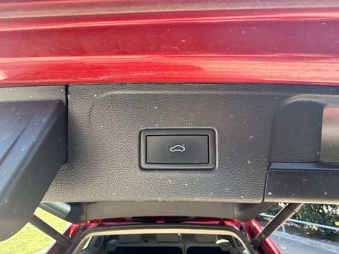 Used 2024 Volkswagen Atlas SE FWD image 24