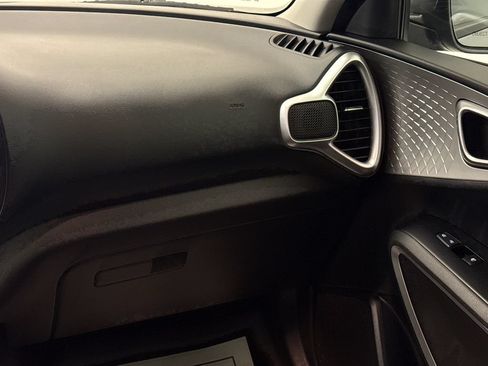 Used 2024 Kia Soul LX w/ Option Group 015 FWD image 15