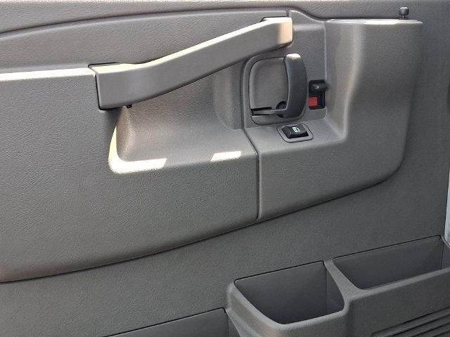 Used 2026 Chevrolet Express 2500 RWD image 22