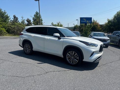 Used 2021 Toyota Highlander Platinum FWD image 10