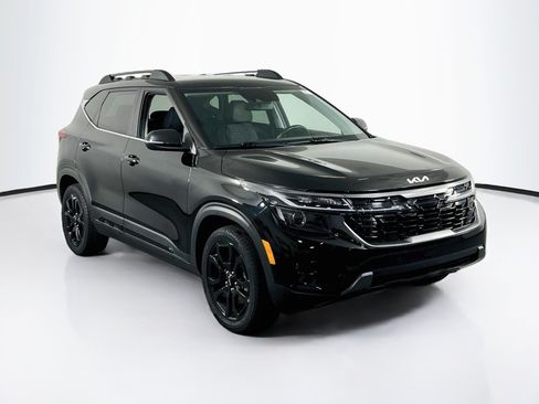 Used 2024 Kia Seltos X-Line AWD/4WD image 3