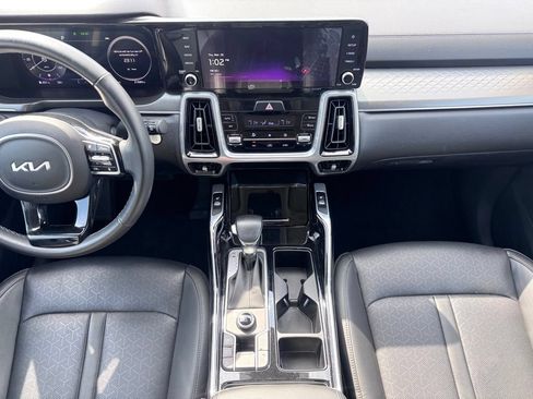 Used 2023 Kia Sorento SX AWD/4WD image 11