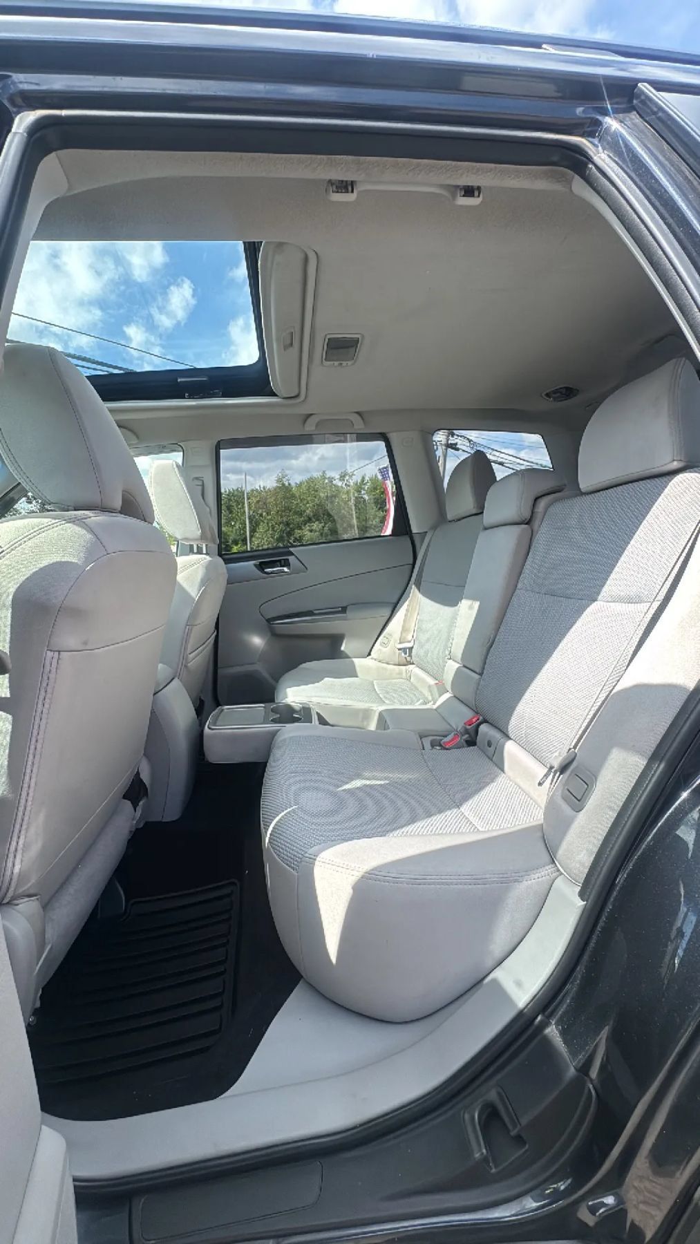 Used 2011 Subaru Forester 2.5X Premium w/ All-Weather Pkg AWD/4WD image 16