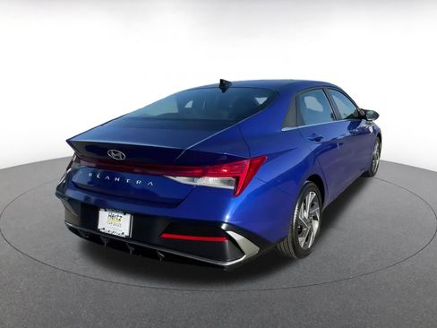 Used 2025 Hyundai Elantra SEL image 14