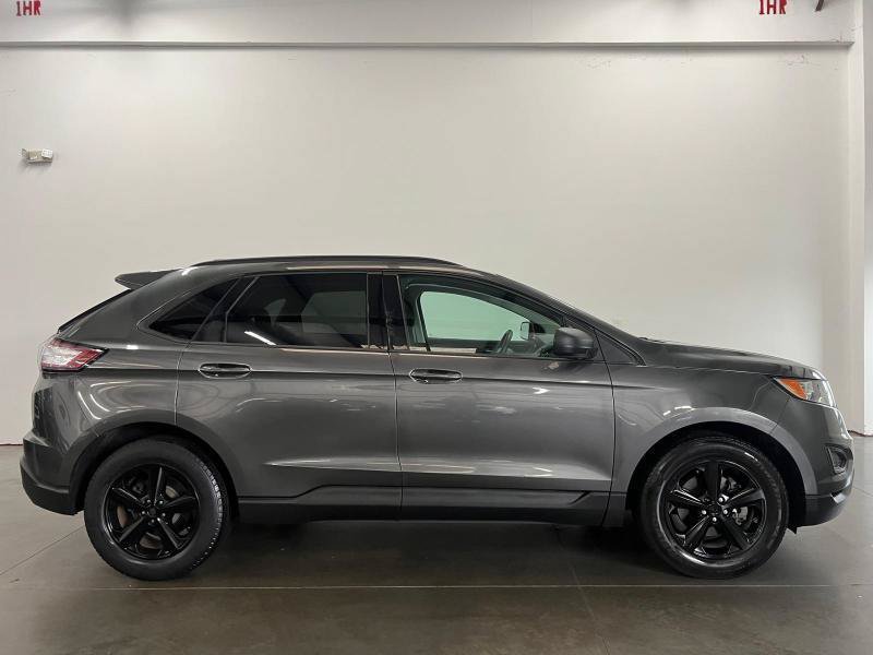 Used 2016 Ford Edge SE FWD image 2