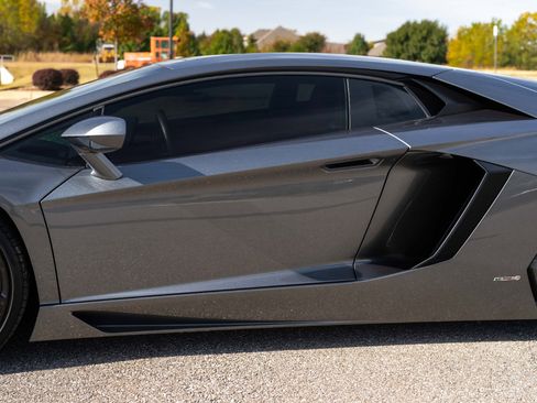 Used 2014 Lamborghini Aventador LP 700-4 image 20