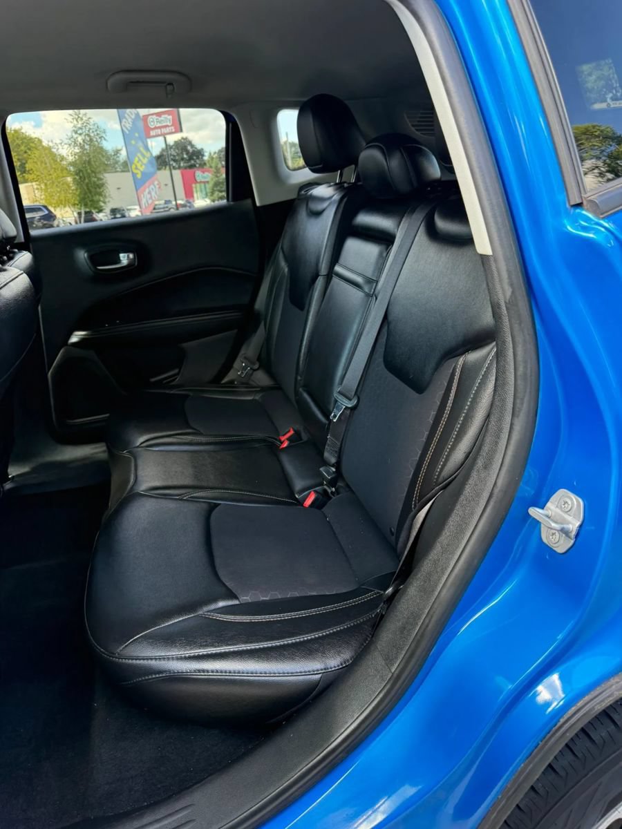 Used 2018 Jeep Compass Latitude w/ Popular Equipment Group AWD/4WD image 12