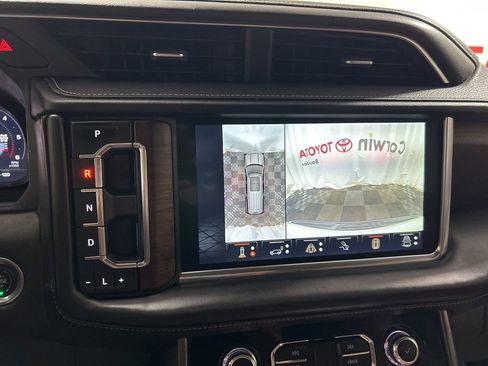 Used 2023 GMC Yukon Denali Ultimate image 28