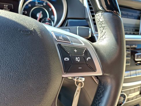 Used 2013 Mercedes-Benz ML 63 AMG 4MATIC image 22