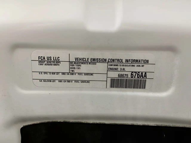 Used 2025 Chrysler Pacifica Select FWD image 87