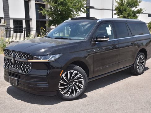 New 2027 Lincoln Navigator L Black Label AWD/4WD image 12