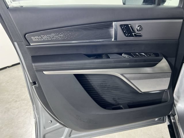 Used 2026 Cadillac Vistiq Platinum w/ LPO, Floor Liner Package AWD/4WD image 22