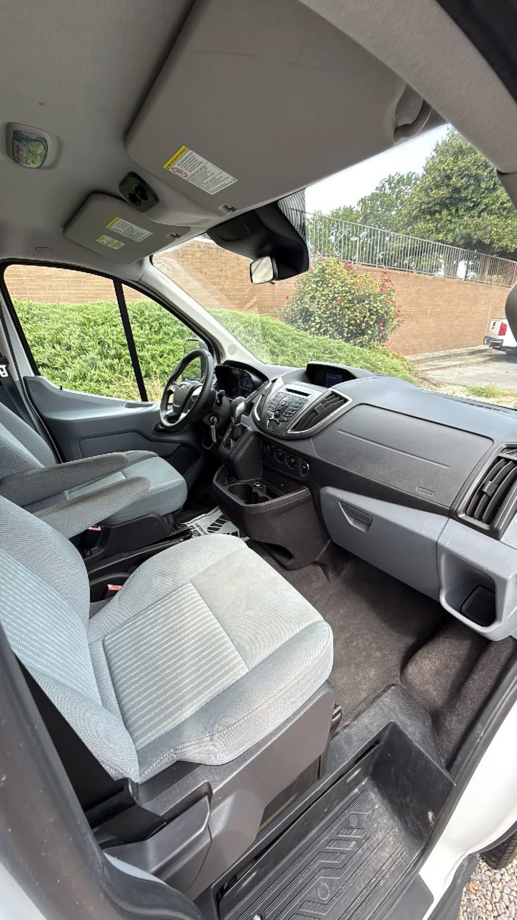 Used 2015 Ford Transit 350 XLT RWD image 22