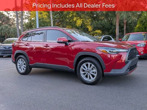 Certified 2022 Toyota Corolla Cross LE w/ Moonroof Package FWD image 2