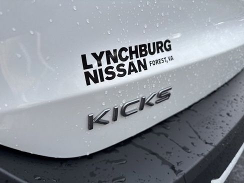 New 2026 Nissan Kicks SR w/ SR Premium Package AWD/4WD image 13