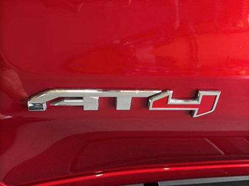 Used 2025 GMC Sierra 1500 AT4 w/ AT4 Premium Package AWD/4WD image 12