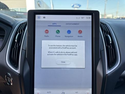 Used 2024 Ford Edge SEL image 43