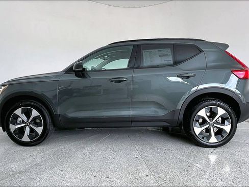 New 2026 Volvo XC40 B5 Plus w/ Climate Package AWD/4WD image 8