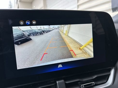 Used 2025 Chevrolet Equinox LT image 20