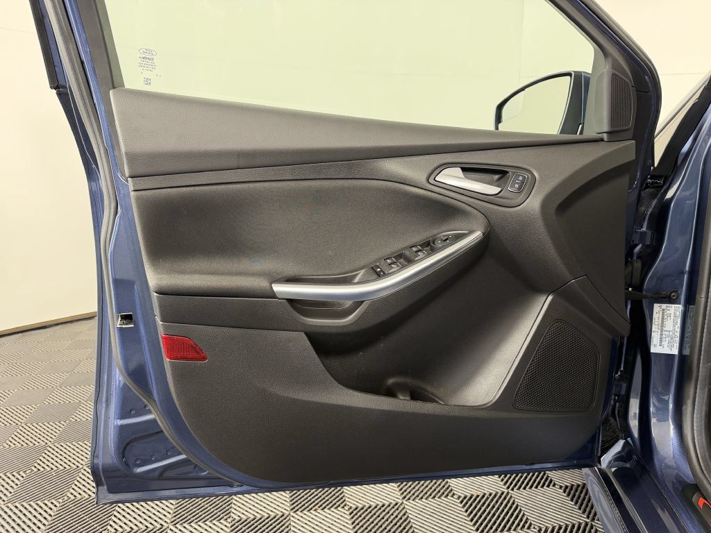 Used 2018 Ford Focus ST FWD image 41