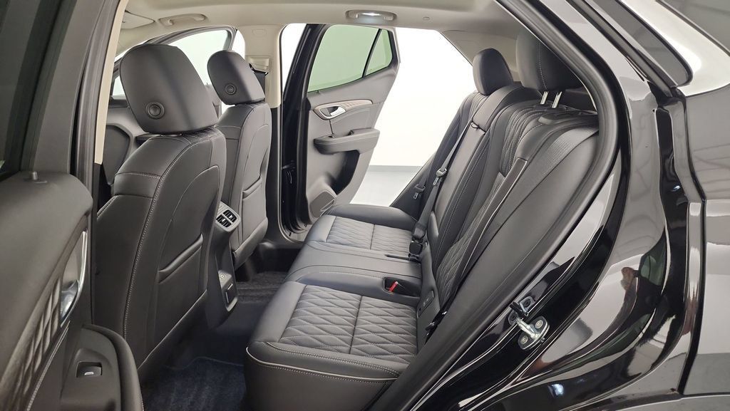 Used 2023 Buick Envision Avenir AWD/4WD image 28