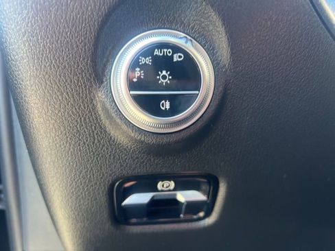 Used 2023 Mercedes-Benz C 300 4MATIC Sedan image 12