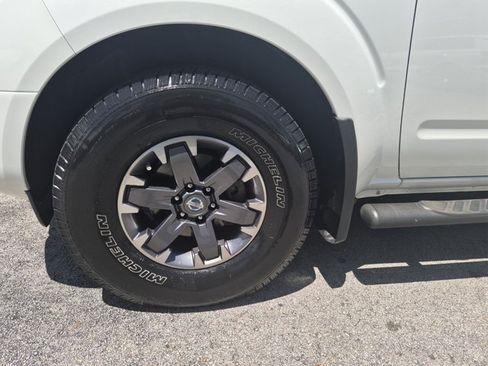 Used 2015 Nissan Frontier Desert Runner RWD image 21