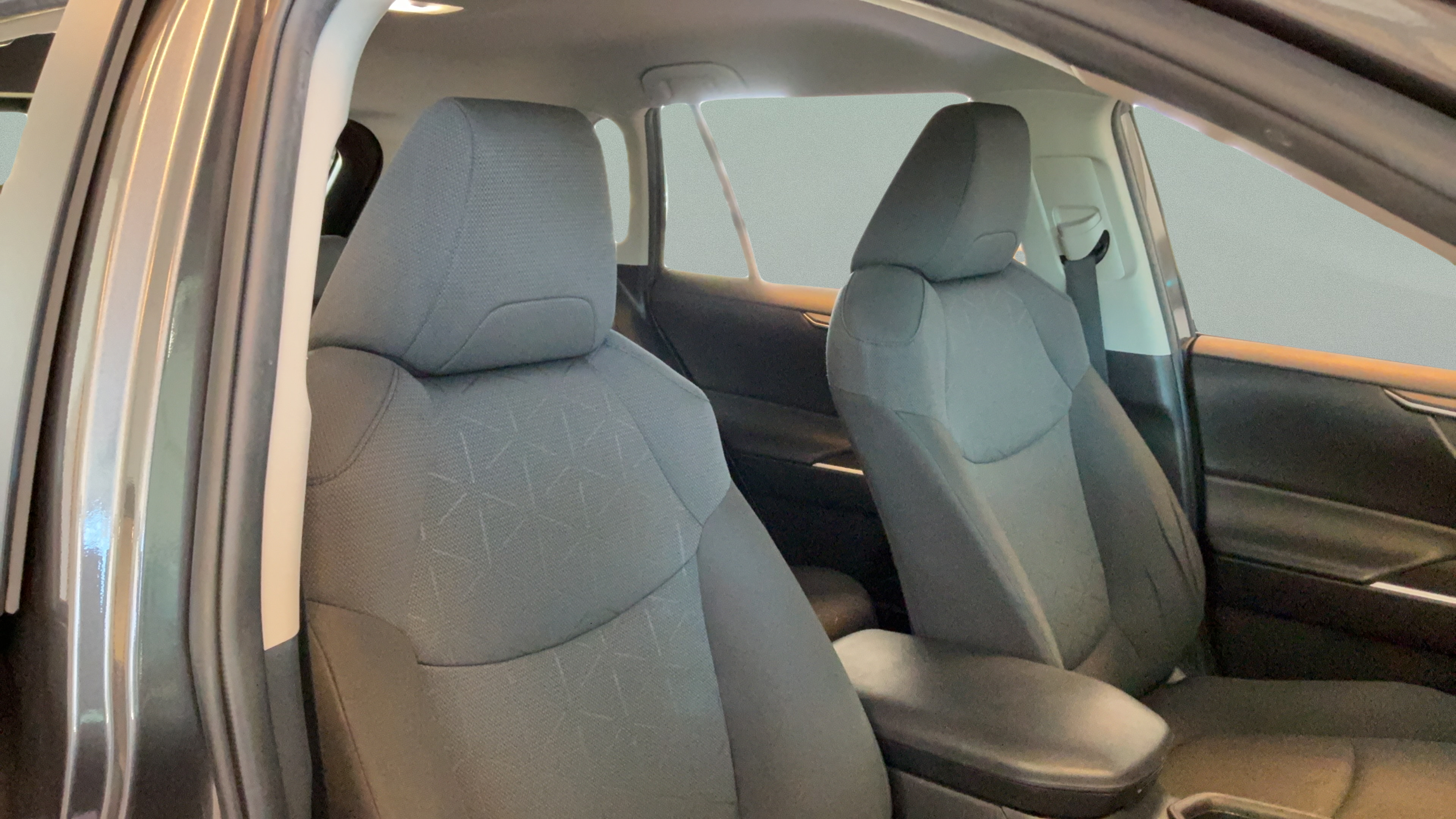 Certified 2024 Toyota RAV4 XLE FWD image 33