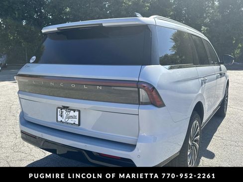 New 2026 Lincoln Navigator Black Label AWD/4WD image 7