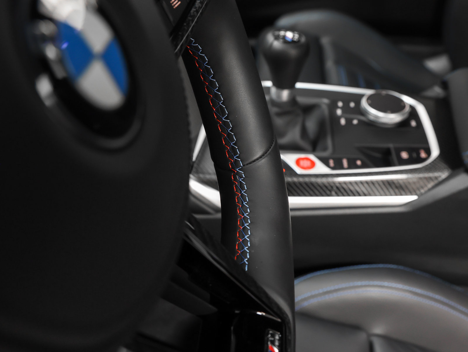 Used 2026 BMW M2 w/ Lighting Package RWD image 43