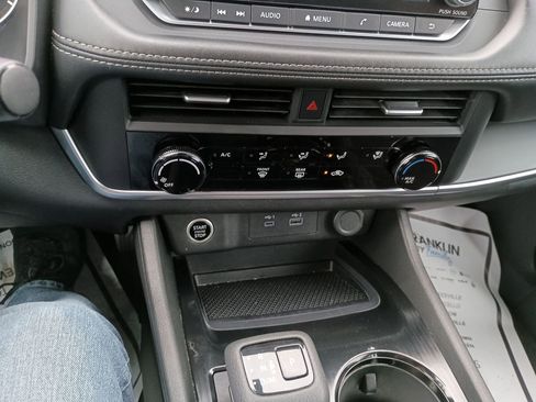 Used 2023 Nissan Rogue S image 25