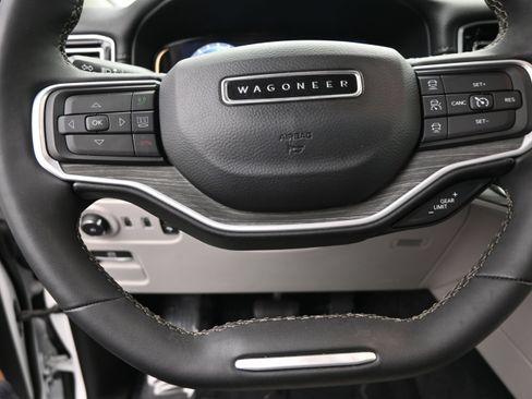 Used 2024 Jeep Wagoneer Series II w/ Flexible Seating Group RWD image 21