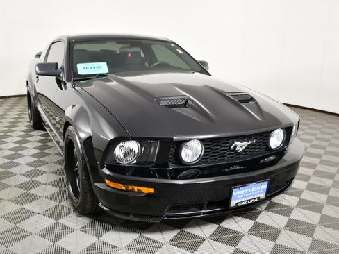 Used 2008 Ford Mustang GT RWD image 3