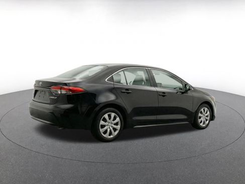 Used 2025 Toyota Corolla LE FWD image 9