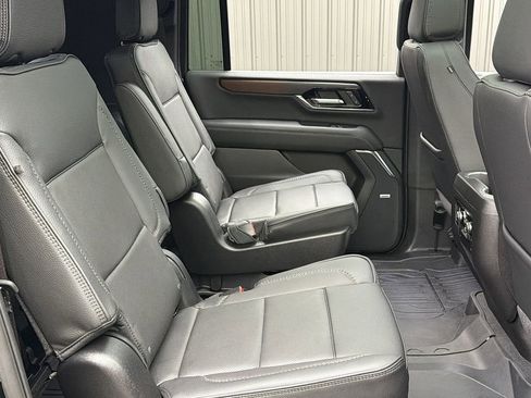 Used 2026 GMC Yukon XL Denali w/ Sun & Power Step Package AWD/4WD image 38