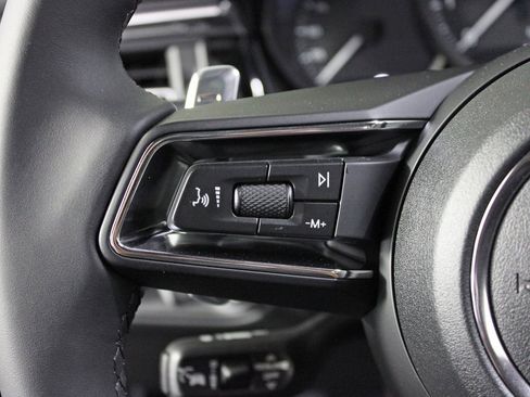 New 2026 Porsche Macan image 22