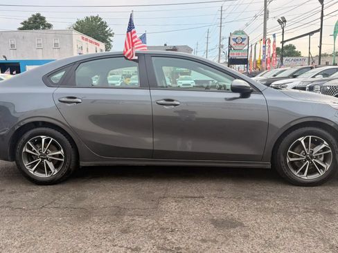 Used 2024 Kia Forte LXS FWD image 11