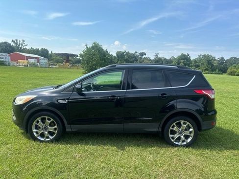 Used 2016 Ford Escape SE w/ Equipment Group 201A FWD image 3