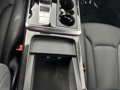 Used 2025 Audi Q7 3.0T Premium Plus w/ Premium Plus Package image 9