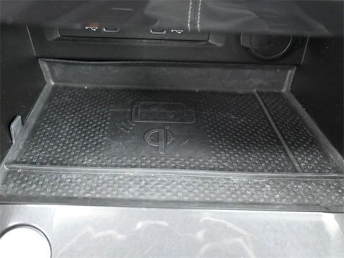 Used 2023 Volkswagen Tiguan SE image 24